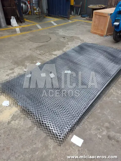 Planchas de metal expandido